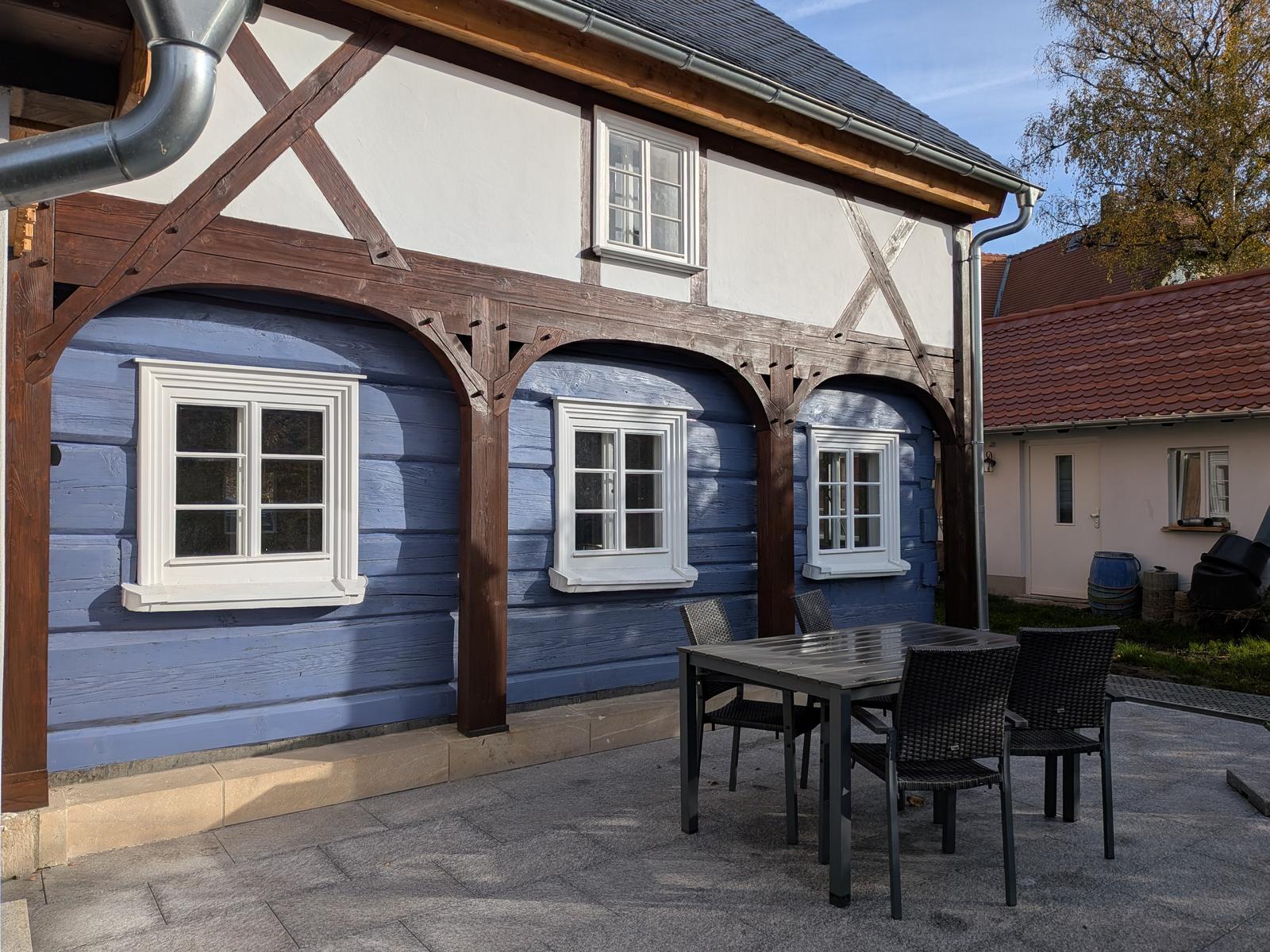 Grüner Garten zum Entspannen